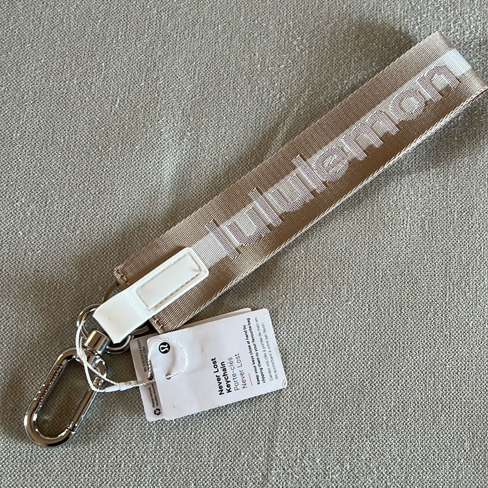 Lululemon Never Lost Keychain Wordmark in Chia and Silver Wordmark